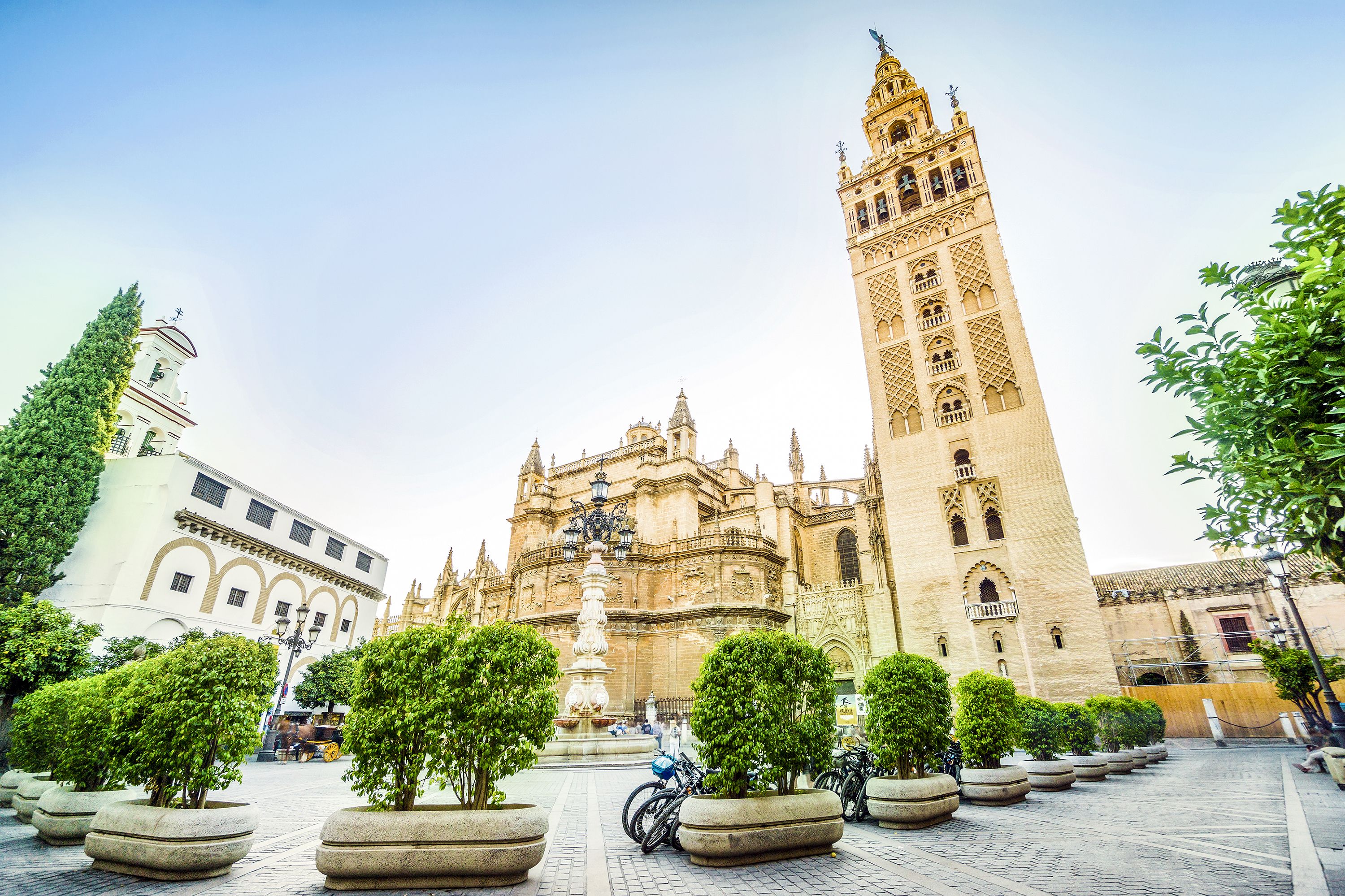 giralda-tower-in-cathedral-of-saint-mary-of-the-see-seville